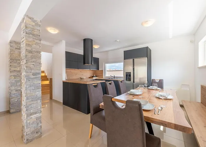 Dvor * וודניאן