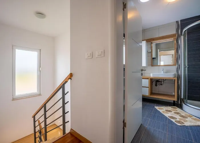 וילה Dvor וודניאן