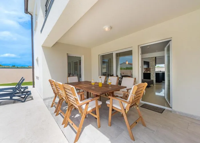 Dvor * וודניאן