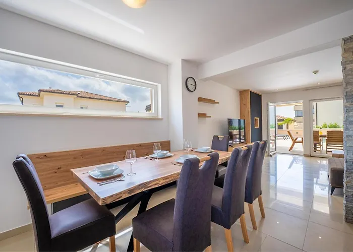 Dvor וילה וודניאן