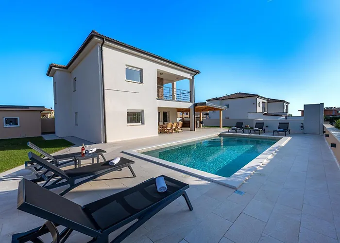 Dvor * וודניאן